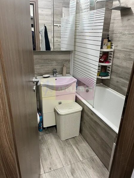 Apartament 2 camere pe str Huedin